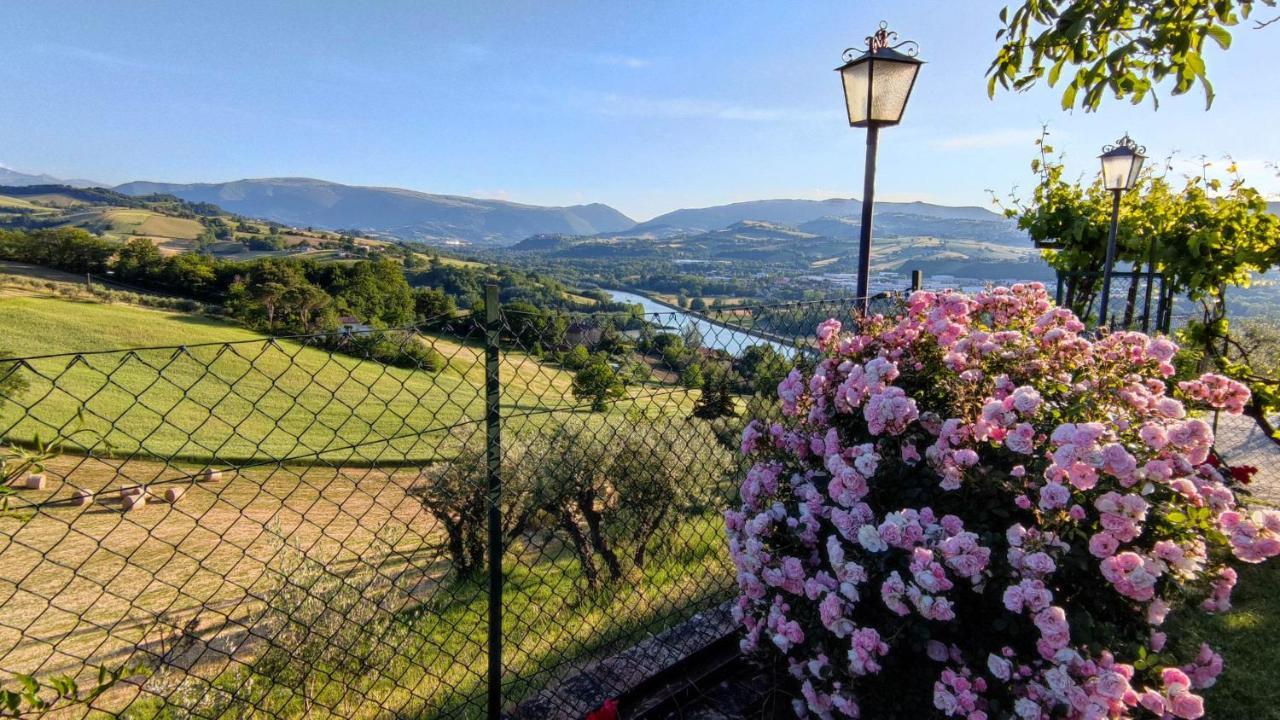 Agriturismo Pascucci Толентино Экстерьер фото
